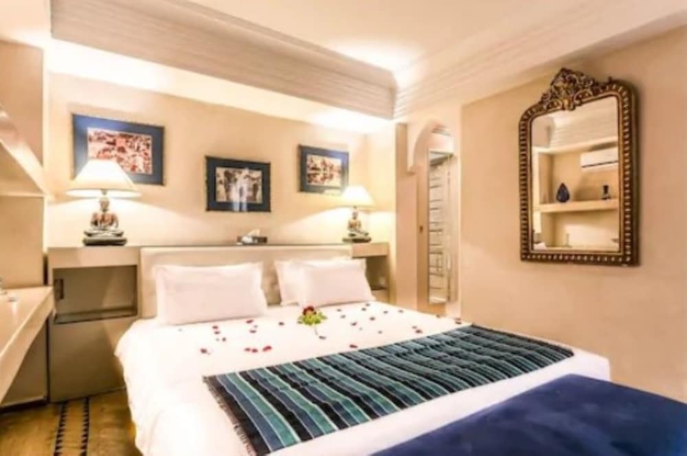 Riad Hasna Espi 15/72