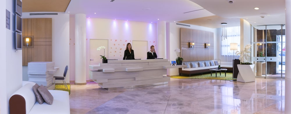 Ampere Hotel 10/80