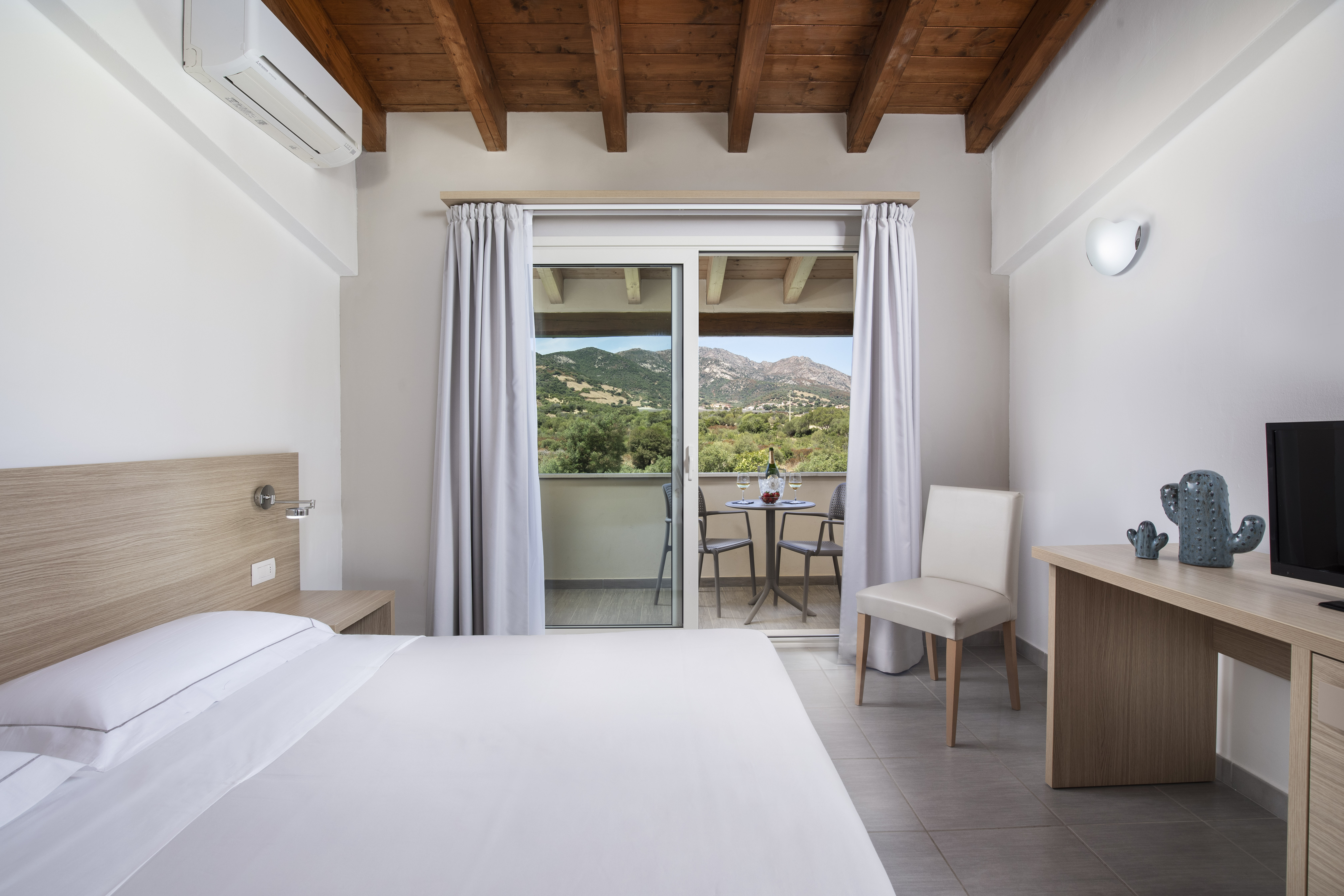 Plus, Premium, Double Bed, Pool View
