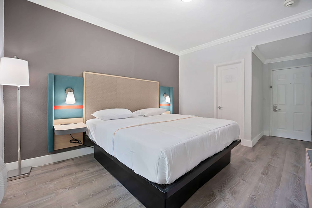 Garden Hotel Miami Airport, Trademark Collection by Wyndham 15/47