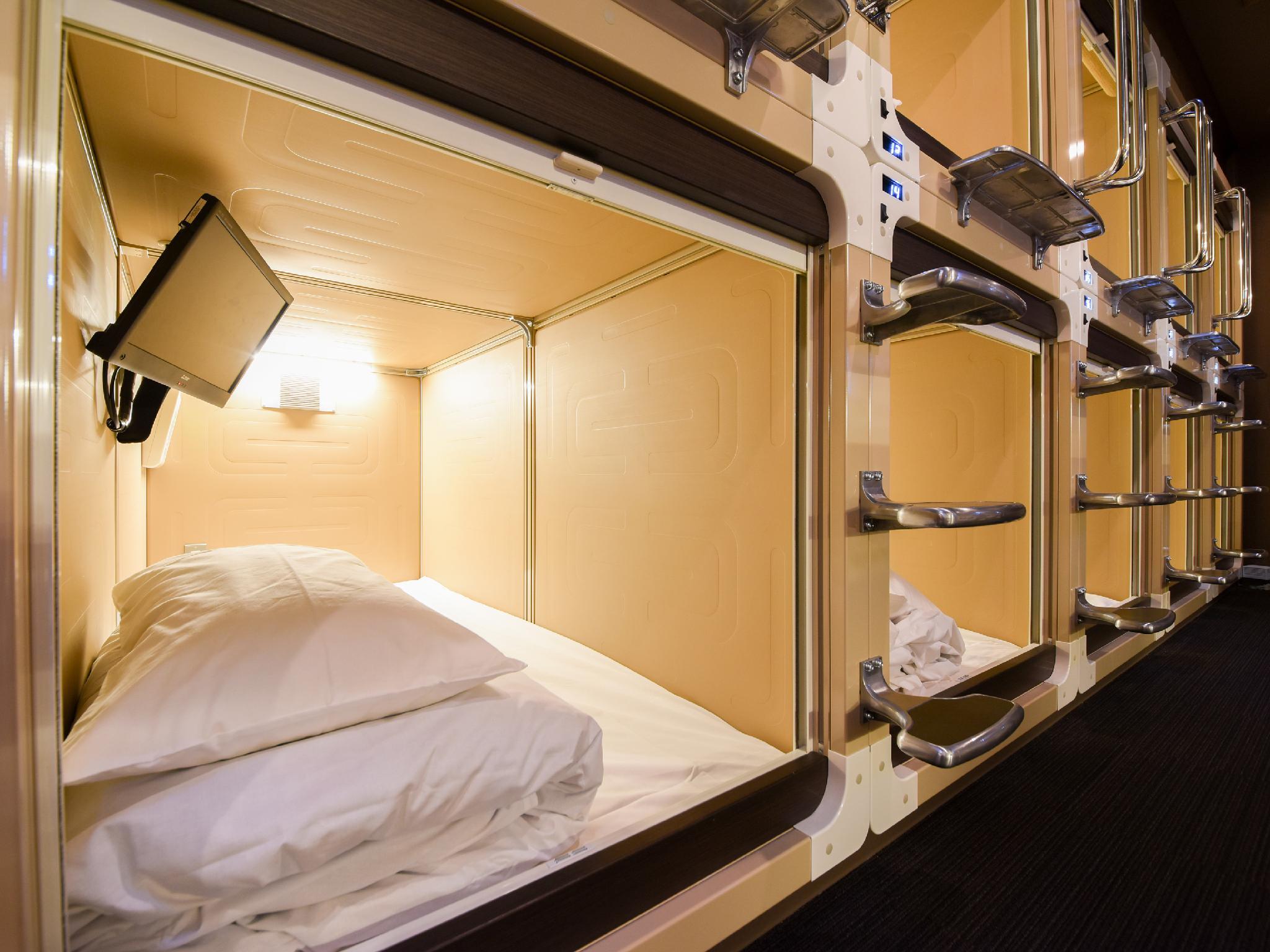 Capsule, Male Dorm