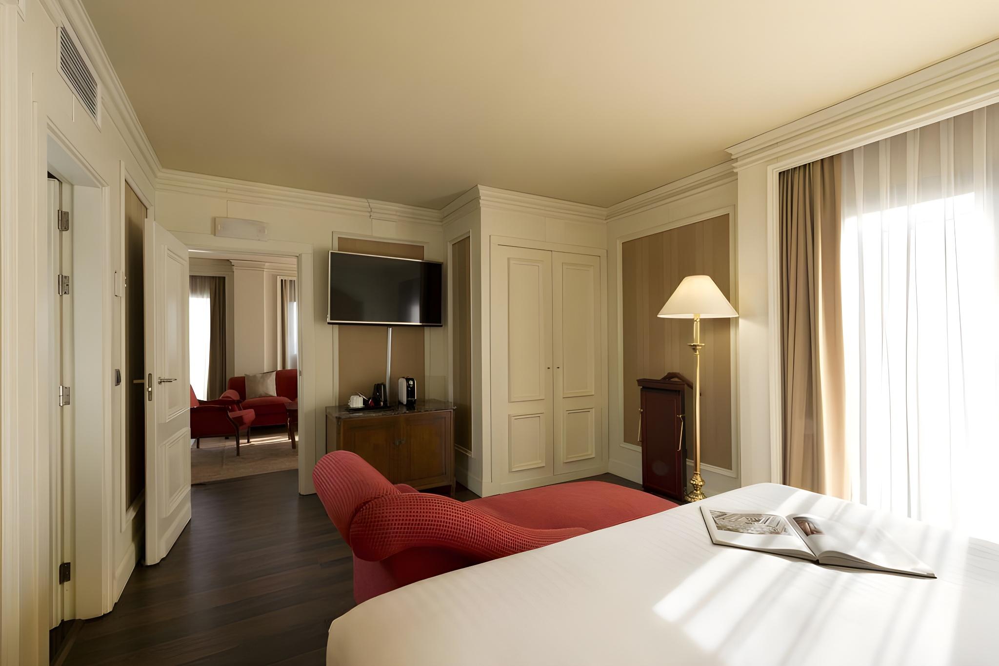 Premier, Junior Suite, with Extra Bed, Giralda View