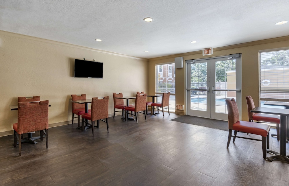 Extended Stay America Orlando Maitland 1776 Pembrook Dr 44/54