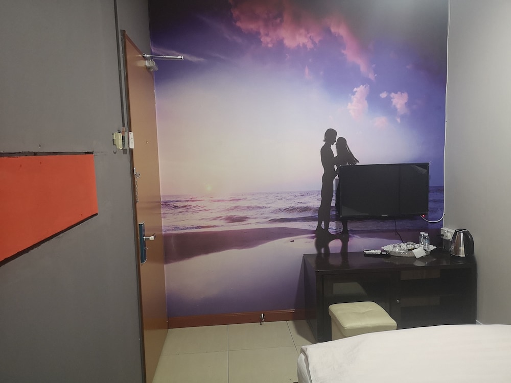 Home Inn 37/40