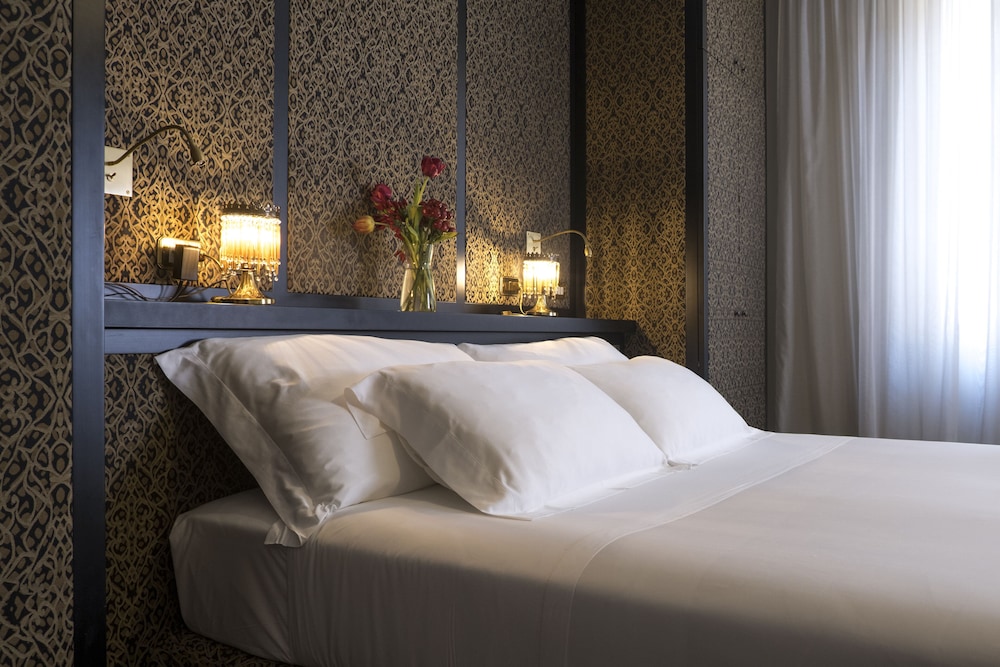 Hotel Locarno 34/73