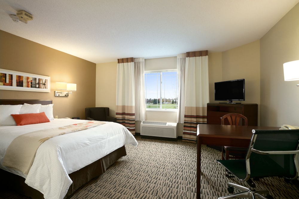 MainStay Suites Detroit Farmington Hills 17/36