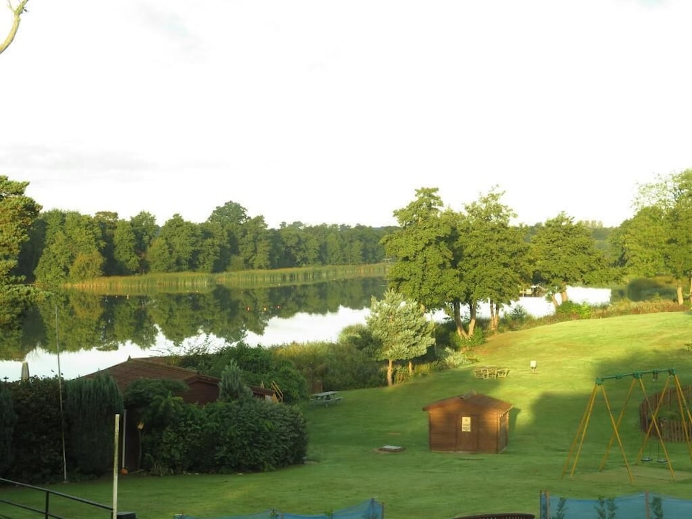 Gosfield Lake Resort 39/50