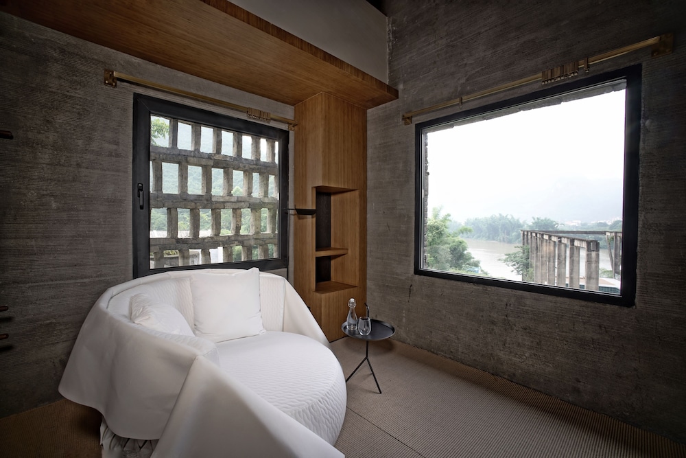 ALILA YANGSHUO 35/65