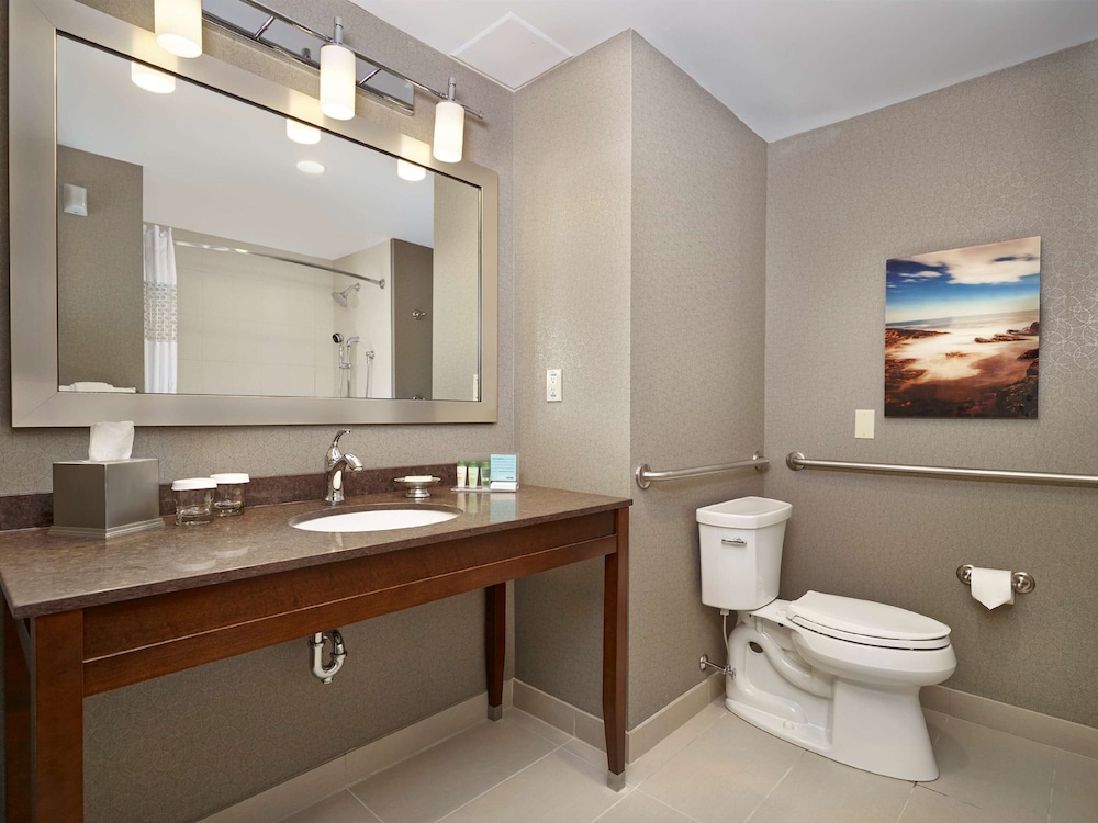 HAMPTON INN BY HILTON HALIFAX DOWNTOWN 16/54