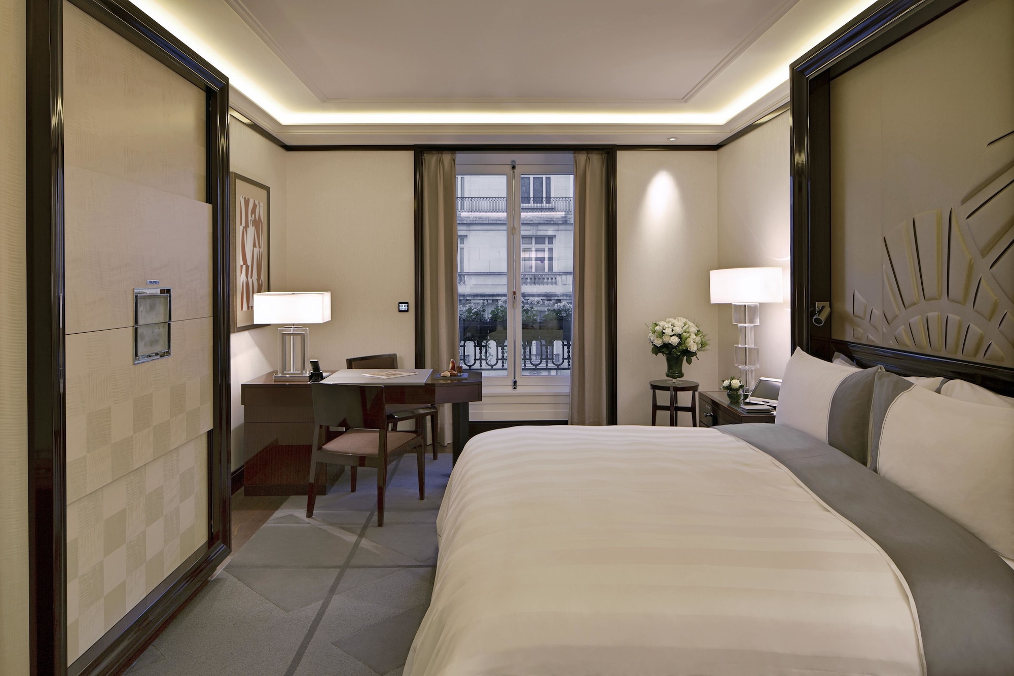 GRAND, PREMIER, KING BED