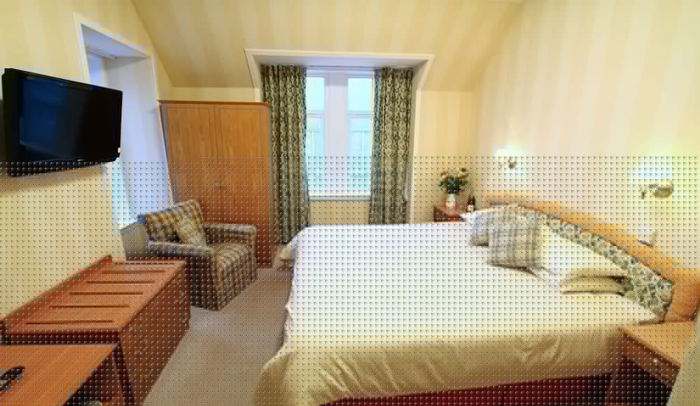 CASTLETOWN HOTEL 9/40