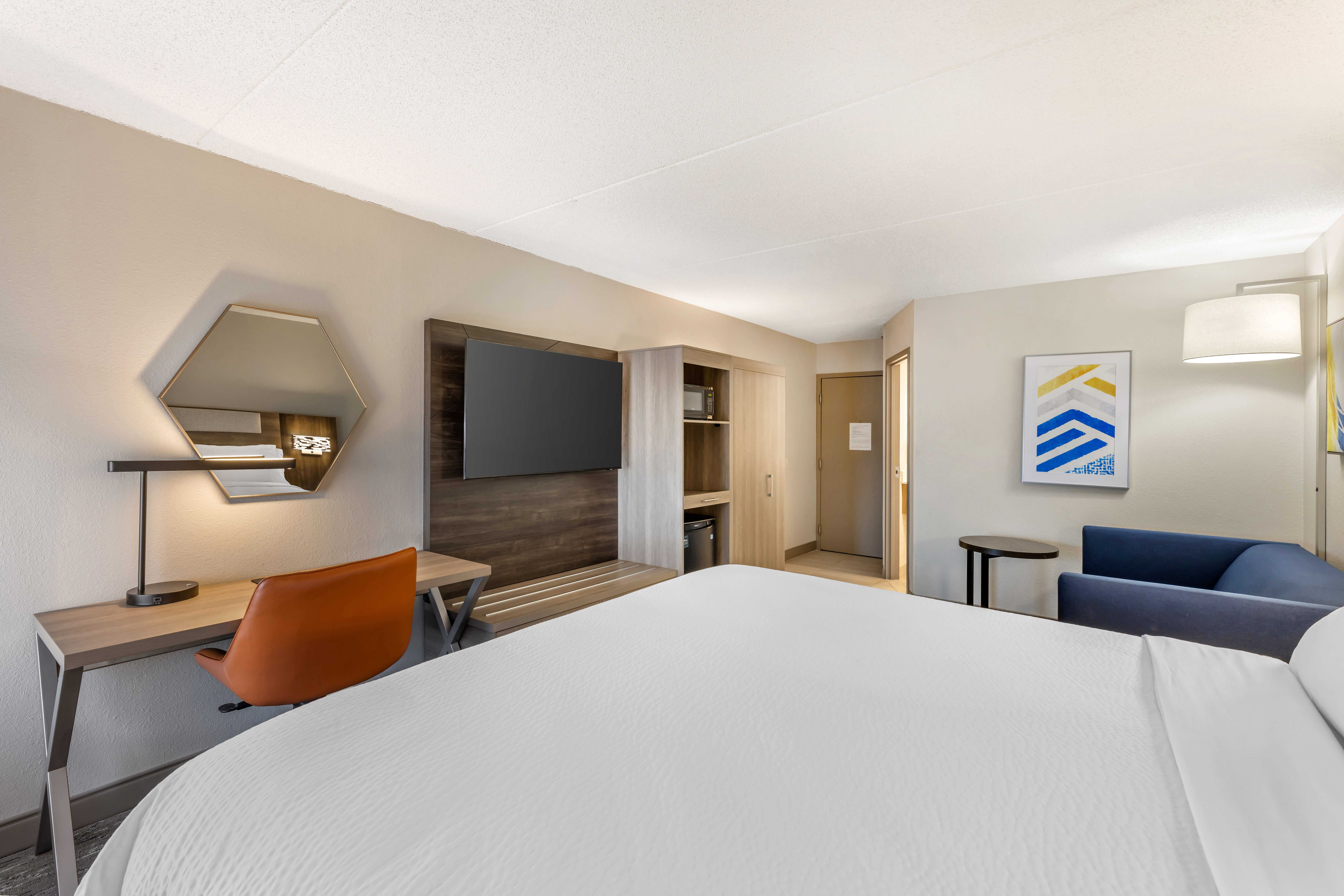 Holiday Inn Express Crestwood 16/69