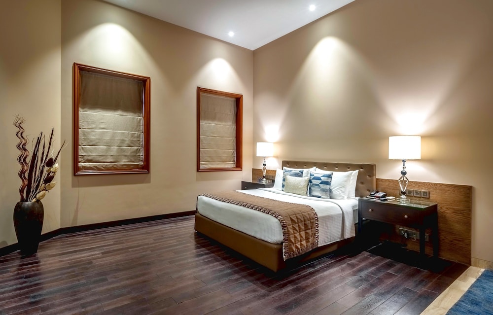 Kenilworth Hotel Kolkata 34/68