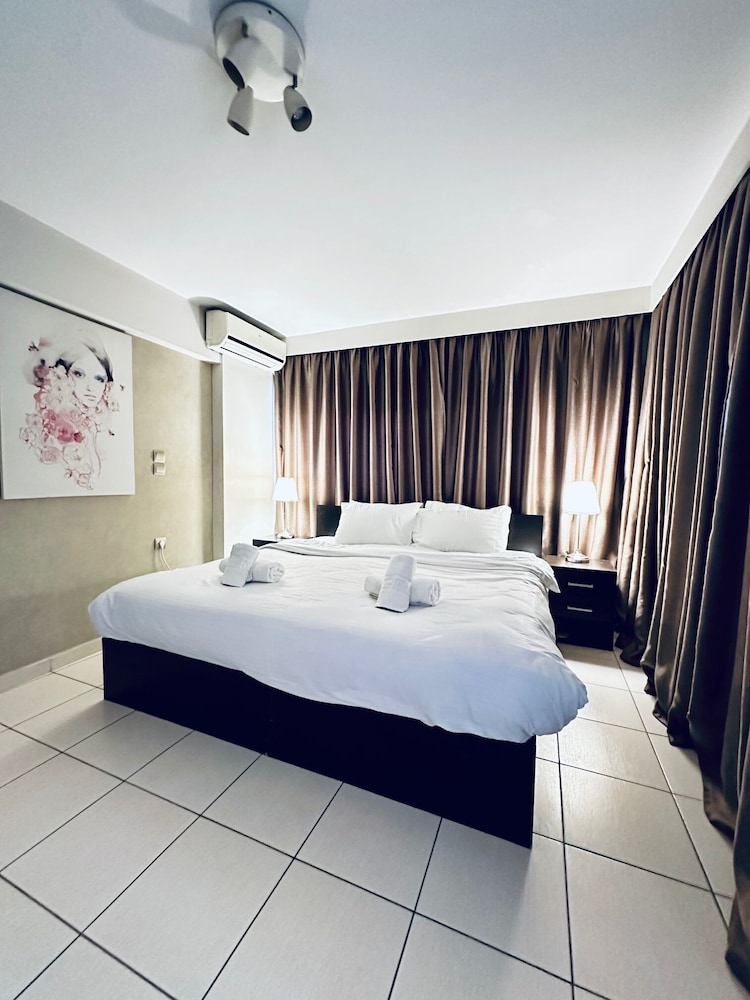 Mc Queen Hotel 26/61