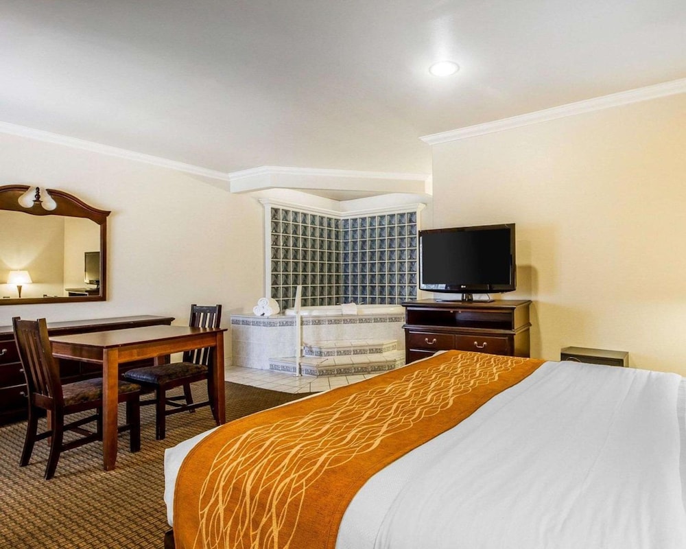 The Inn At 1252 Monterey 21/33