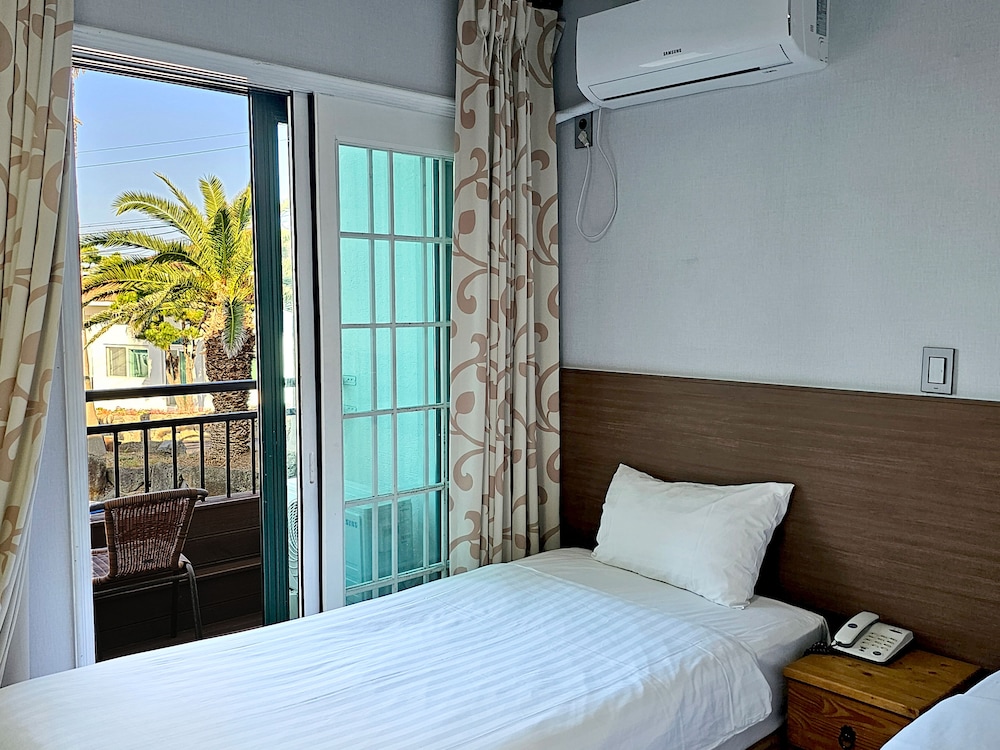 OCEAN, TWIN BEDS