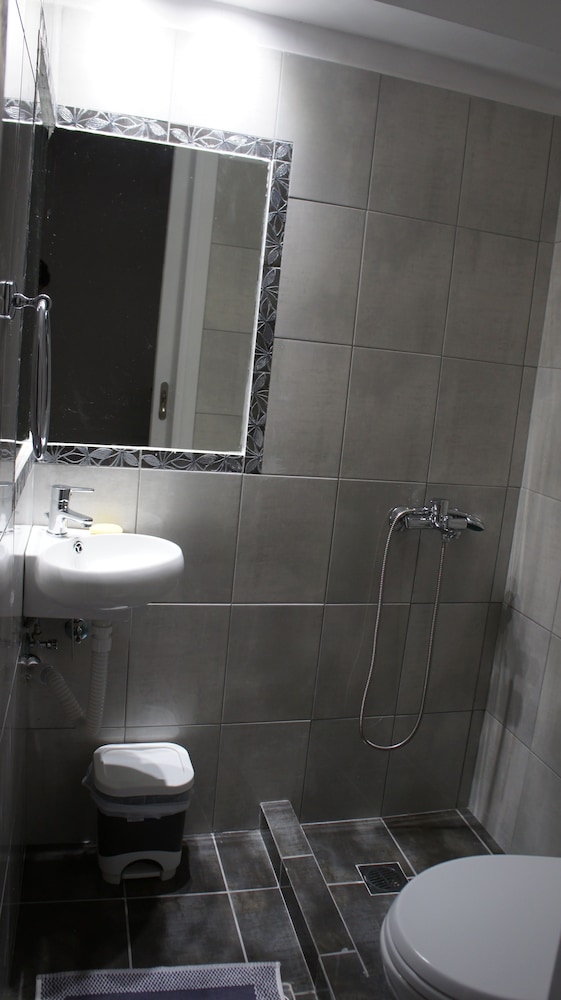 Marcos Rooms 39/44