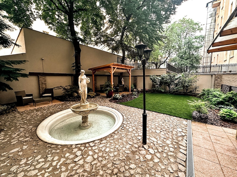 Alfons Boutique Hotel 72/75