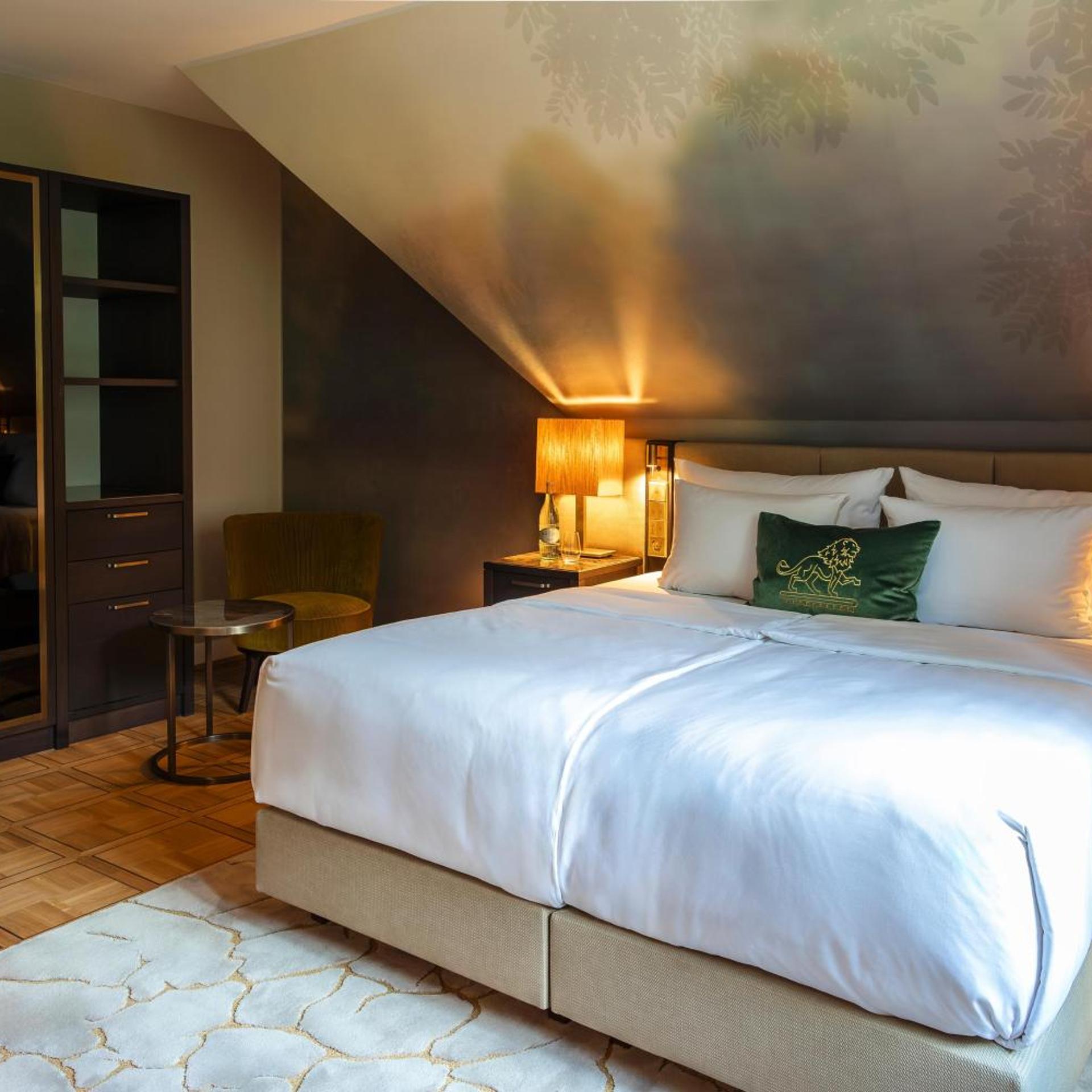 Guest Room, Superior, Single, Queen Bed, Resort View