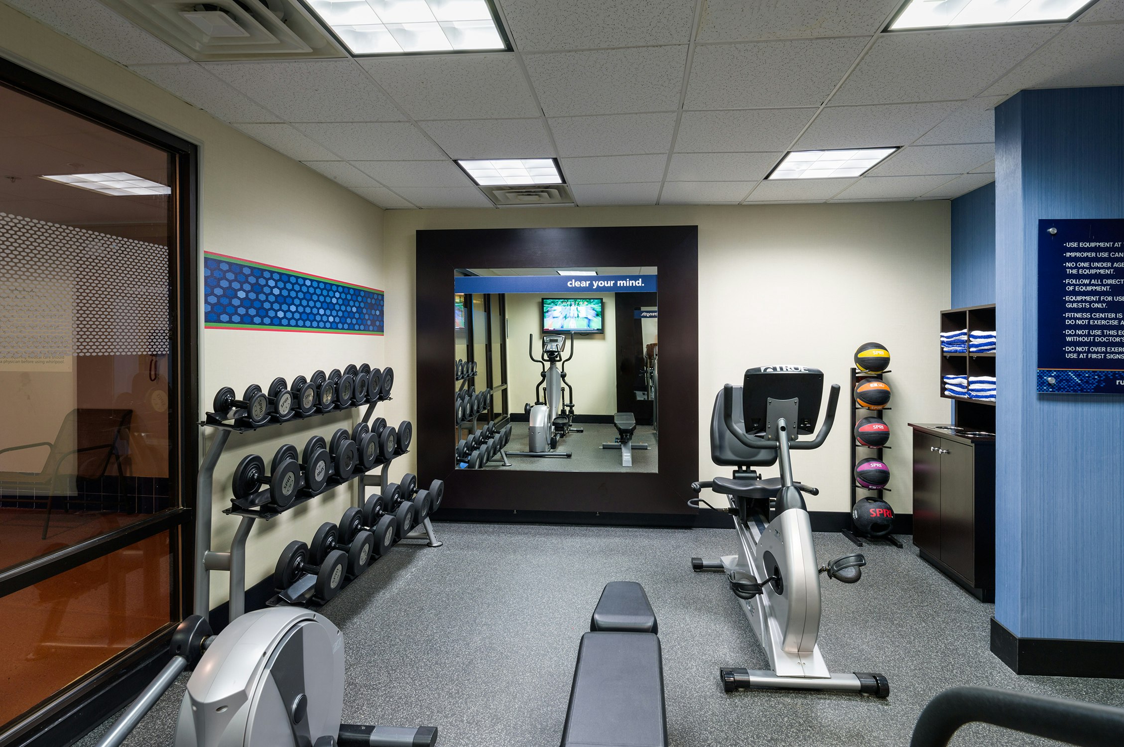 Hampton Inn Selinsgrove/Shamokin Dam, PA 23/32