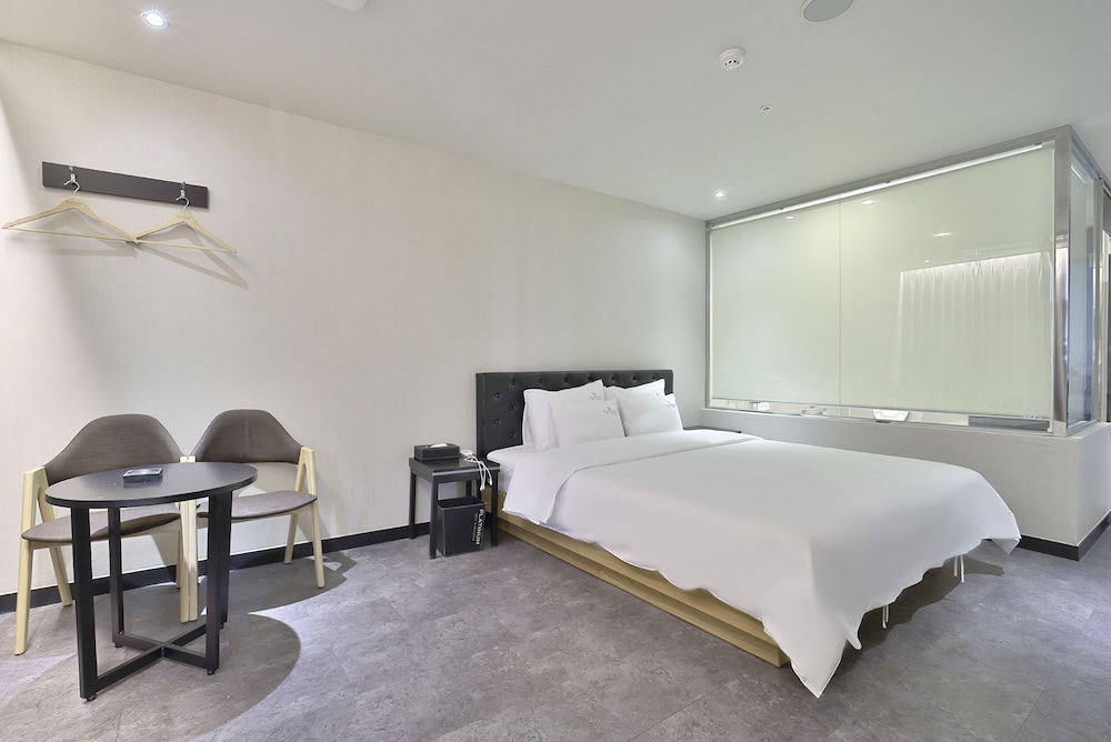 Hotel Platinum 8/37