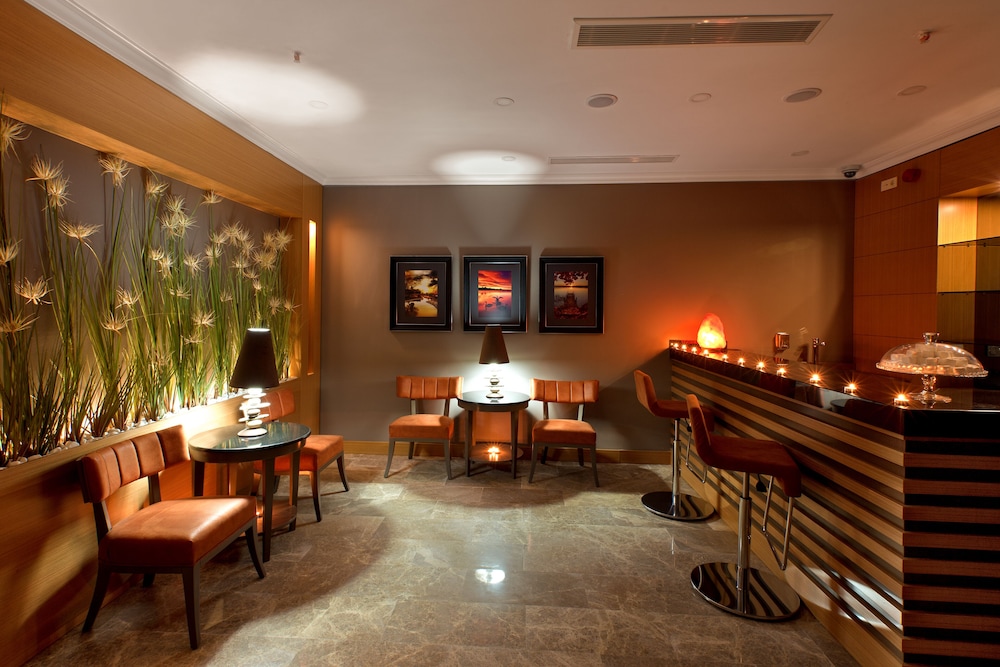 Ferman Hilal Hotel 46/63