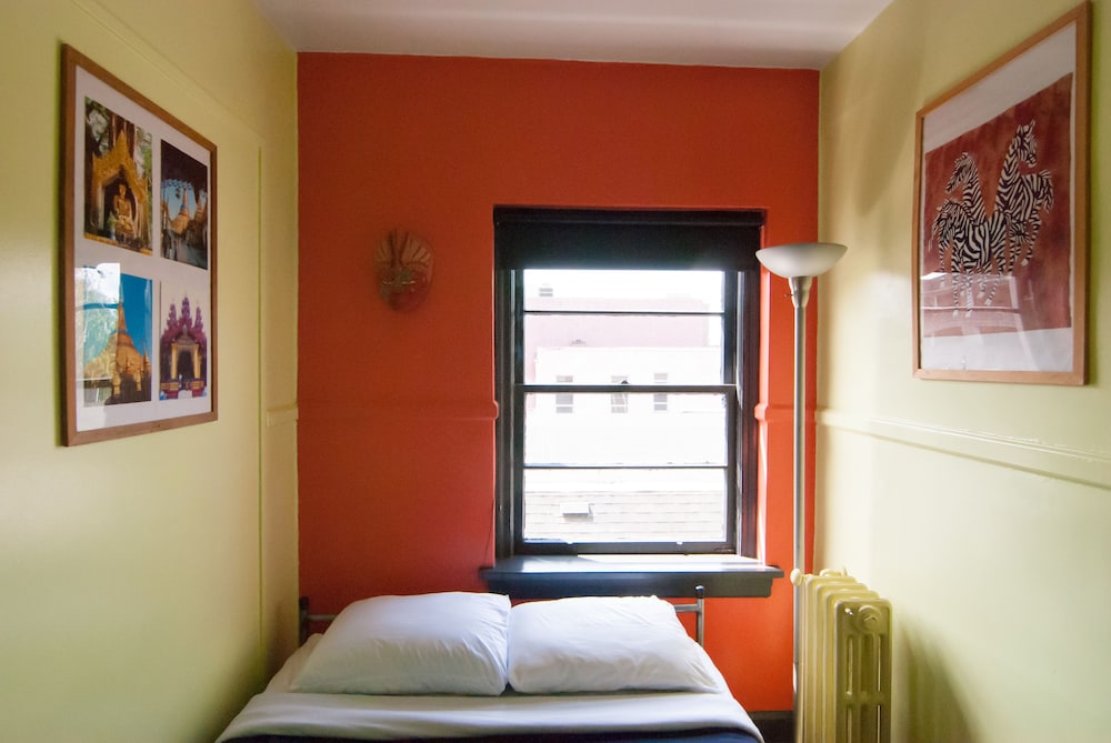 Ocean Island Inn Backpackers Suites Hostel 45/79
