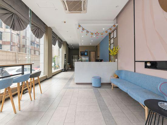 Home Inn (Fuzhou Financial Street Wanda Plaza) 10/33