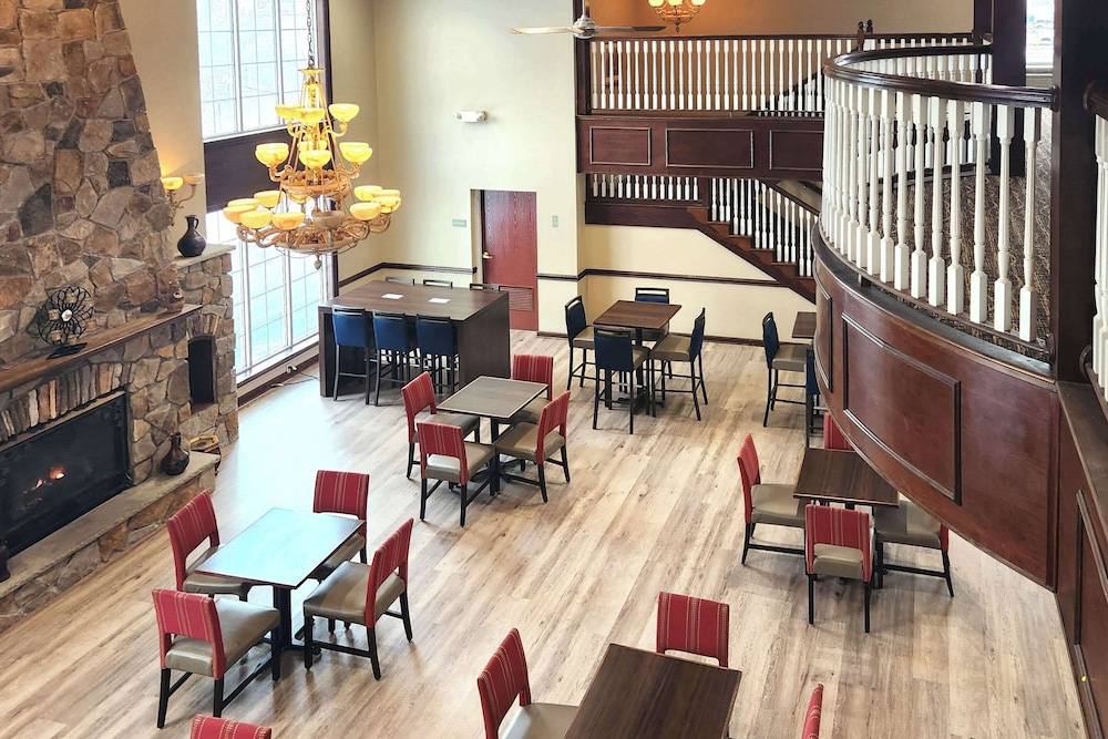 Comfort Inn & Suites Mount Pocono 40/50