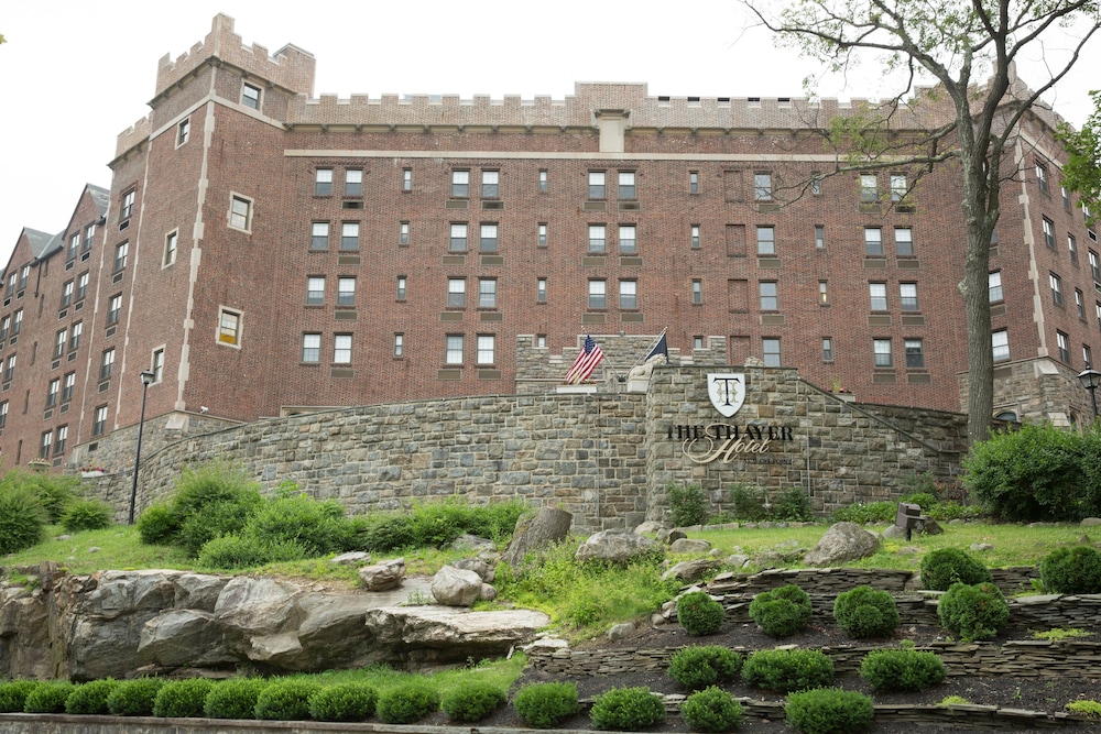 The Thayer Hotel At West Point 6/62