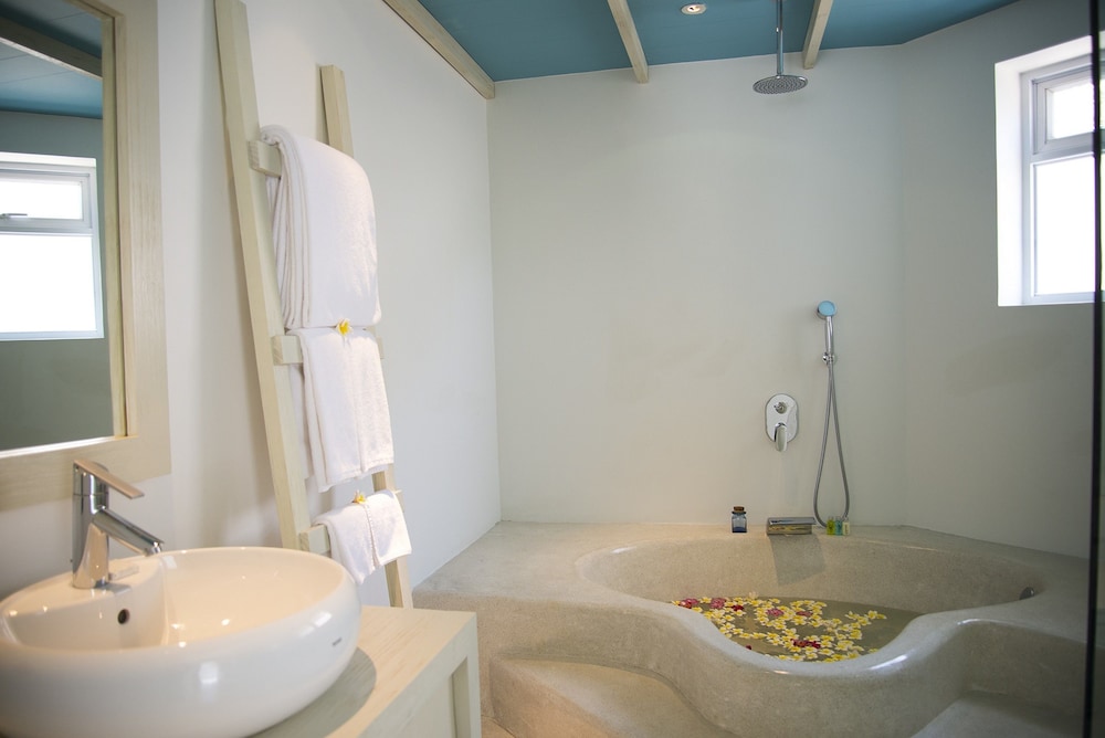 Fleur de Lys Resort & Spa Long Hai 93/94