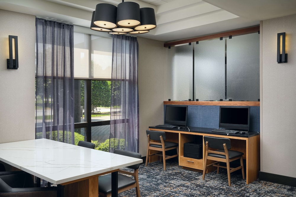 Hyatt Place Greensboro 48/54