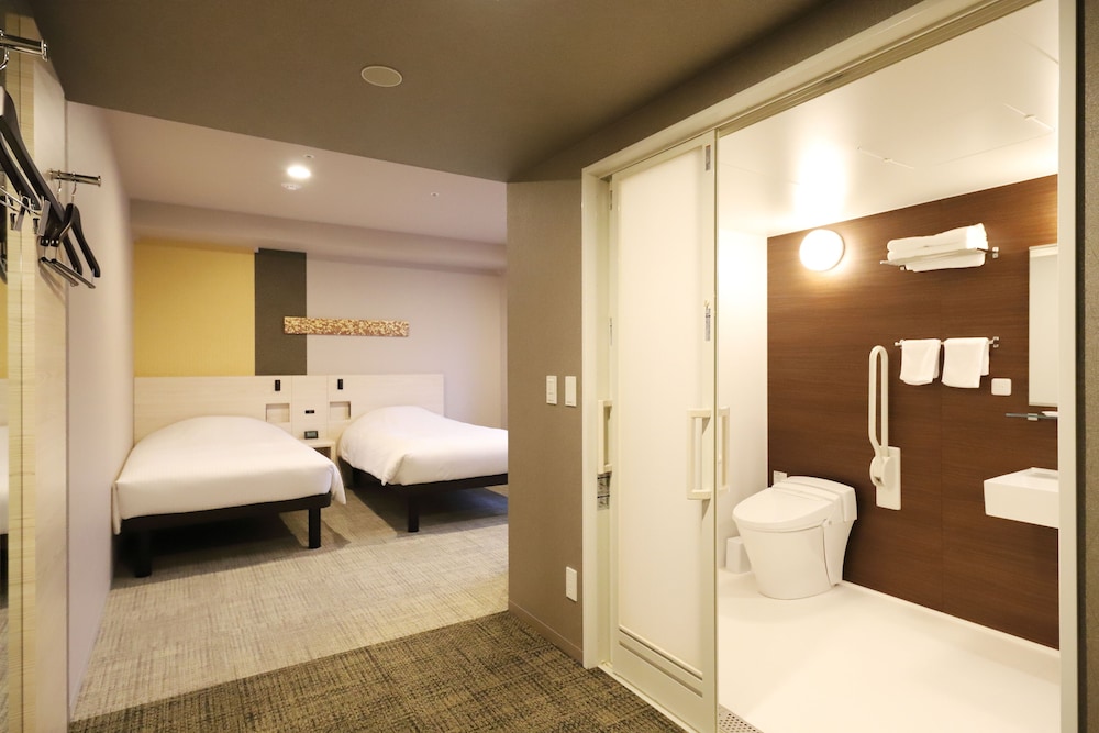 Smile Hotel Kanazawa Nishiguchi Ekimae 37/38