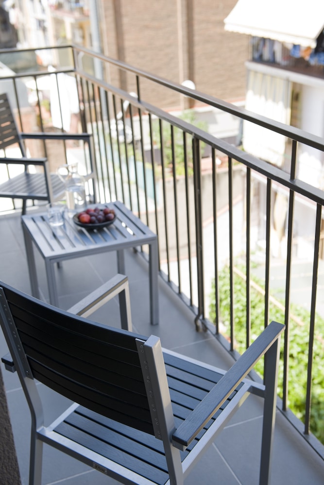 Eric Vokel Bcn Suites 46/51