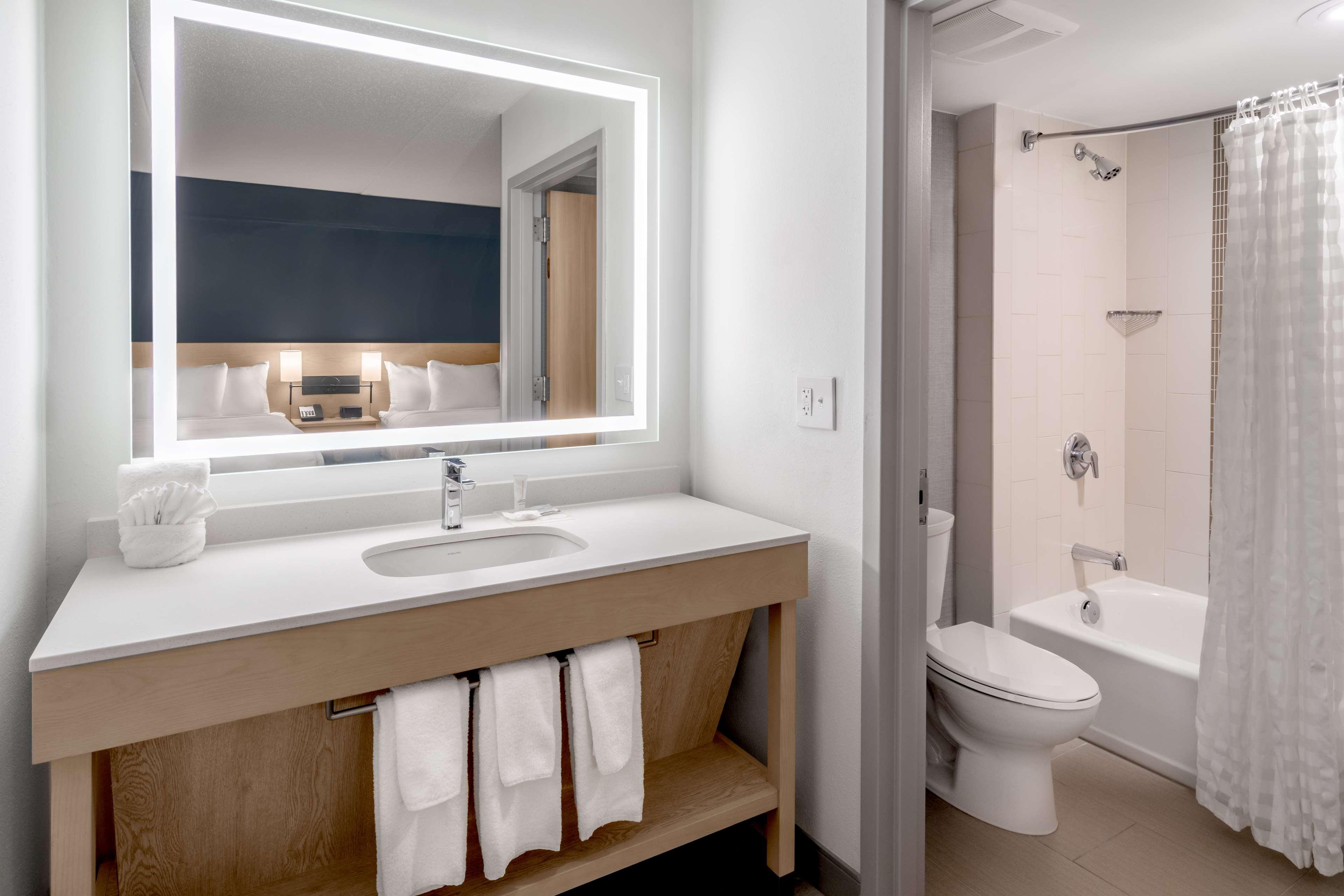 Room, 2 Double Beds, Hyatt Place Mystic 3/8