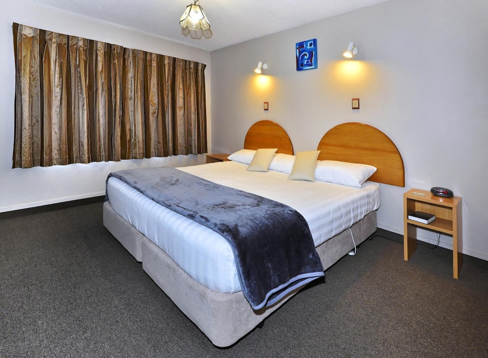 Classique Lodge Motel 10/50
