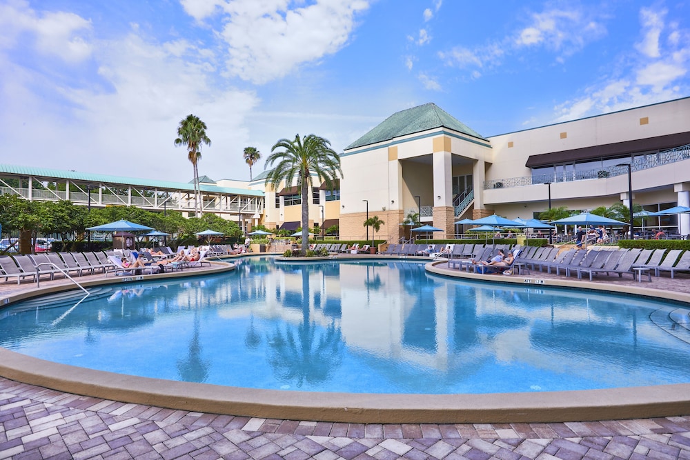 Rosen Plaza Hotel 67/68