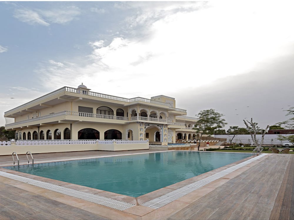 Talai Bagh Palace photo2