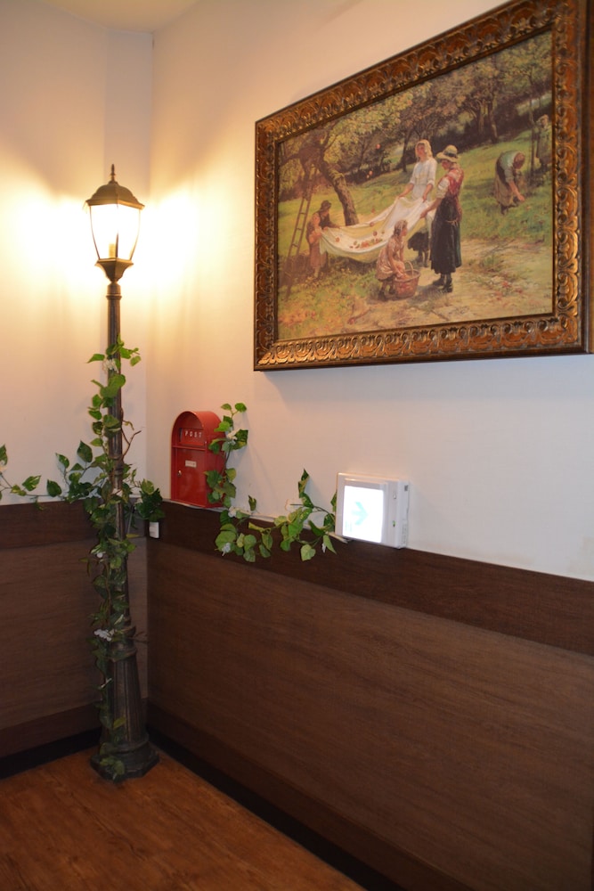 FunStay Inn Guesthouse 10/50
