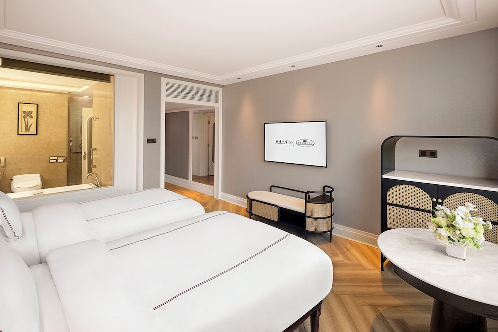 Deluxe, Twin Beds, Garden View