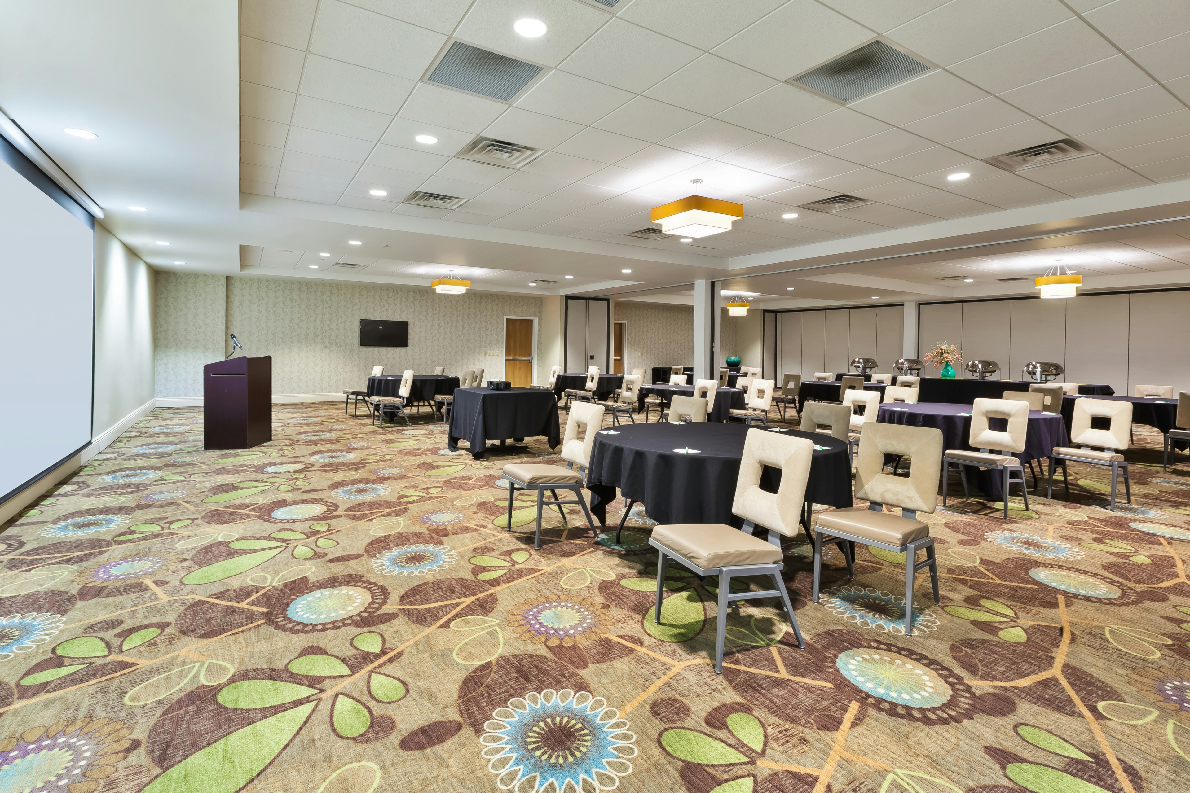 HOLIDAY INN MORGANTOWN UNIVERSITY AREA 37/41