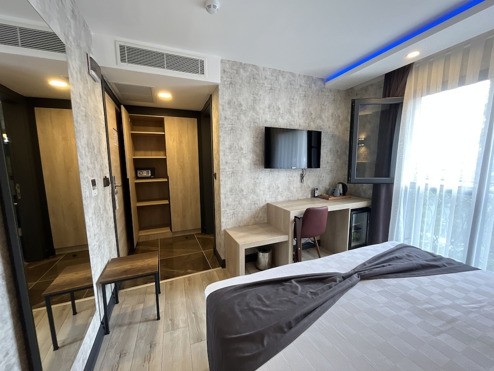Avni Bey Otel 23/43