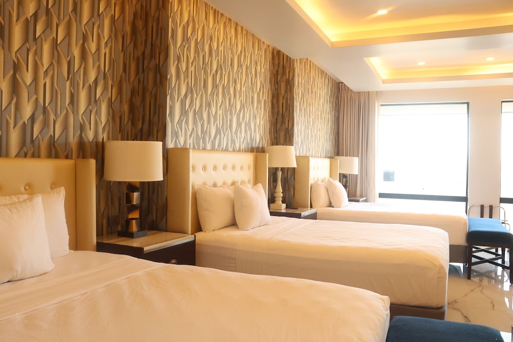 Hotel West Plaza 9/29