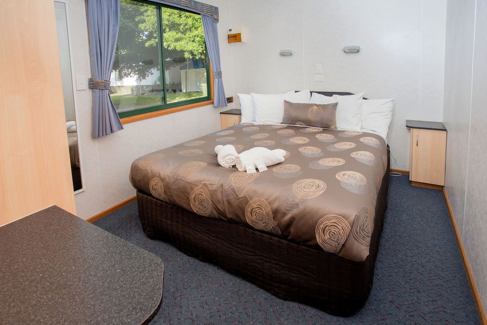 EUREKA STOCKADE HOLIDAY PARK 29/80
