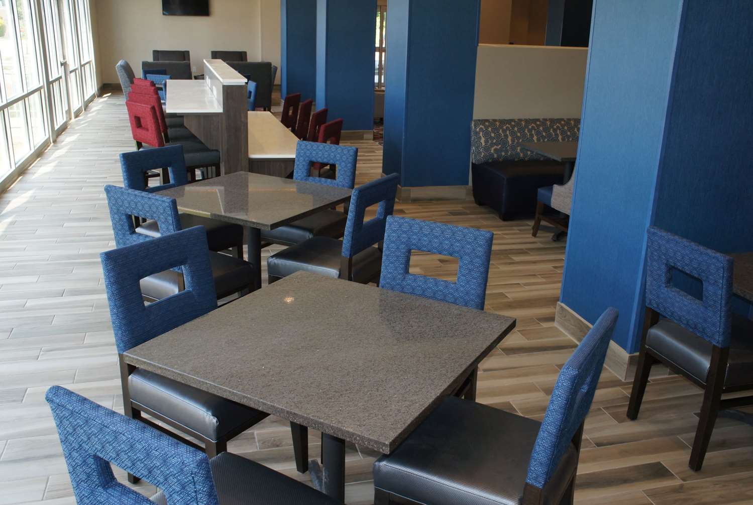 La Quinta Inn & Suites by Wyndham Bloomington 52/64