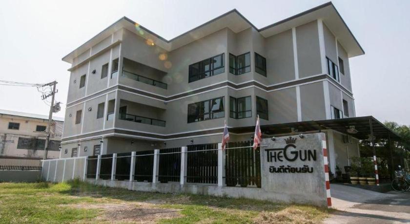 Thegun Hotel 6/56