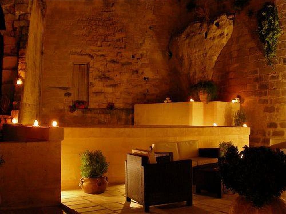 Caveoso Hotel 54/59