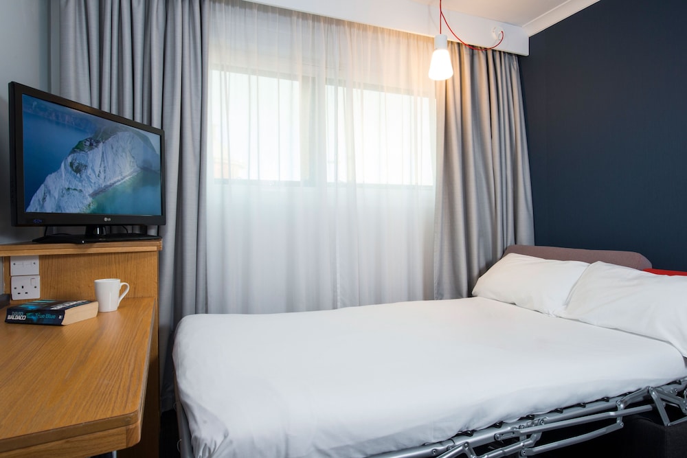 Holiday Inn Express Taunton 9/55