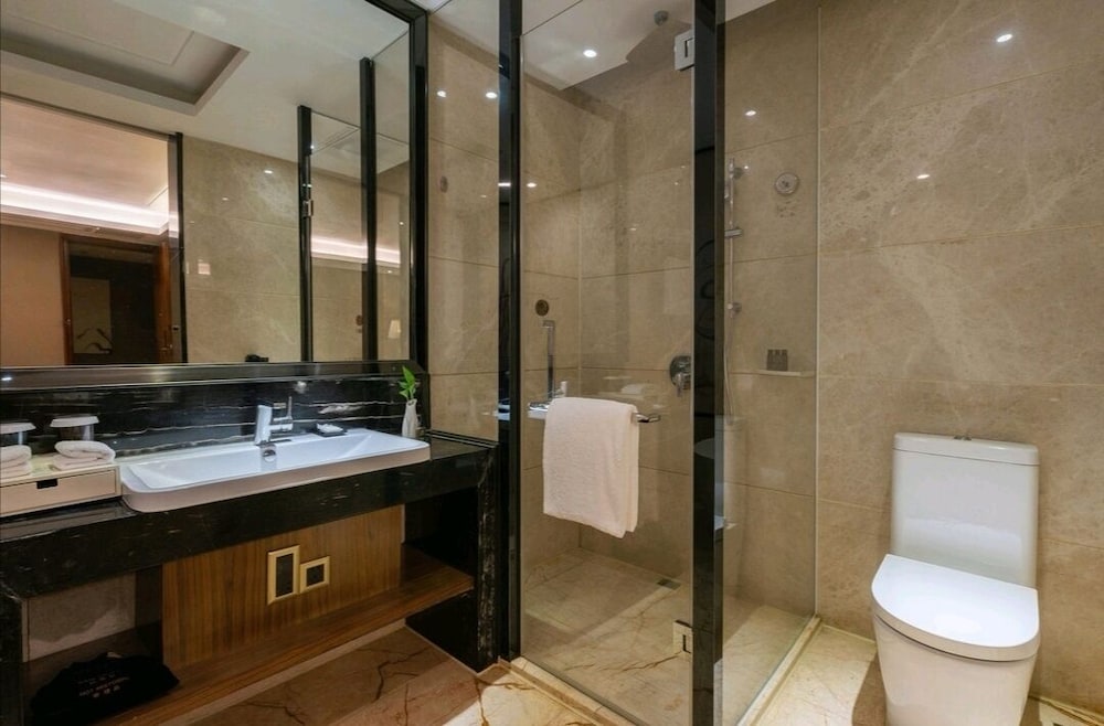 Honder International Hotel 12/36