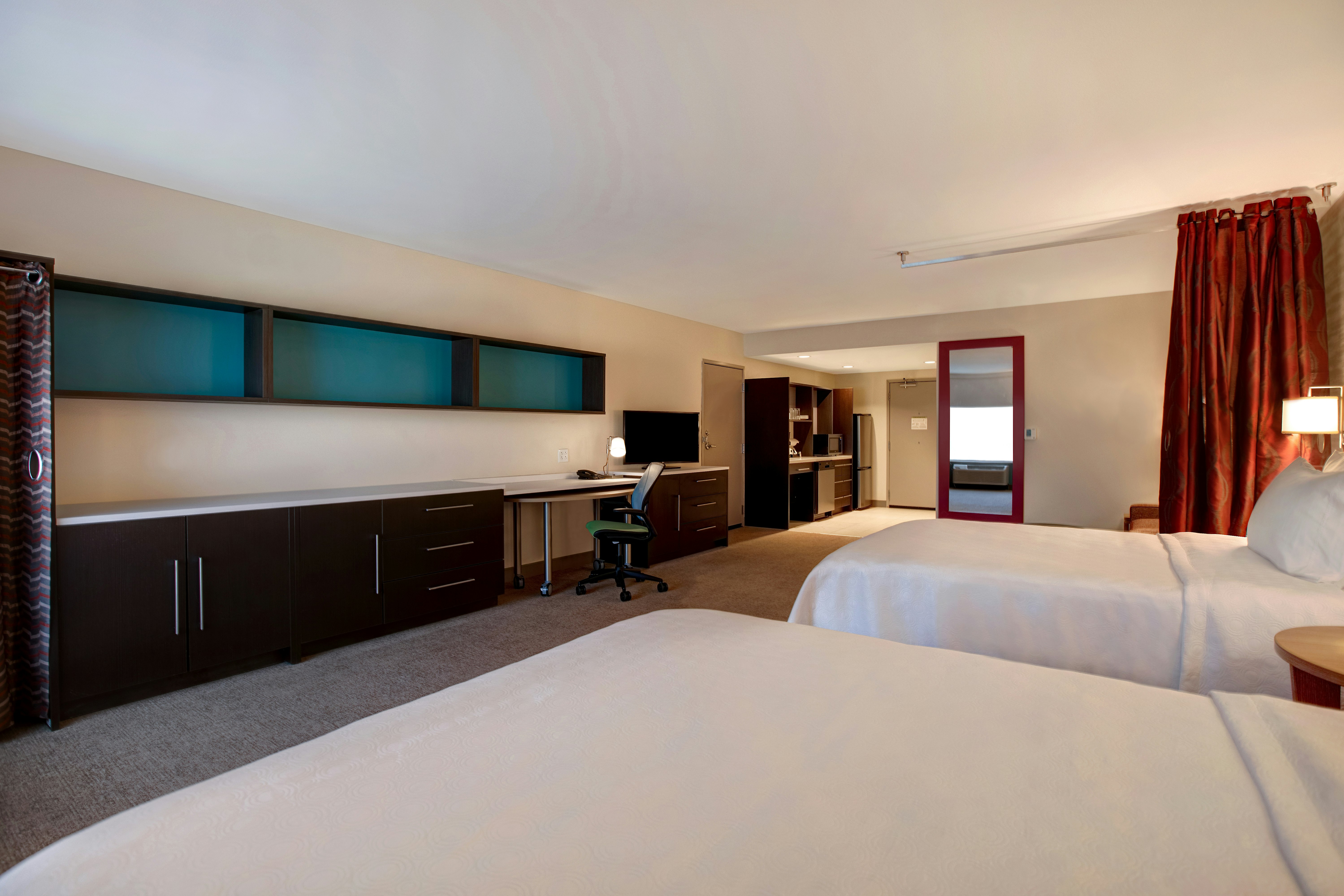 STUDIO, 2 QUEEN BEDS